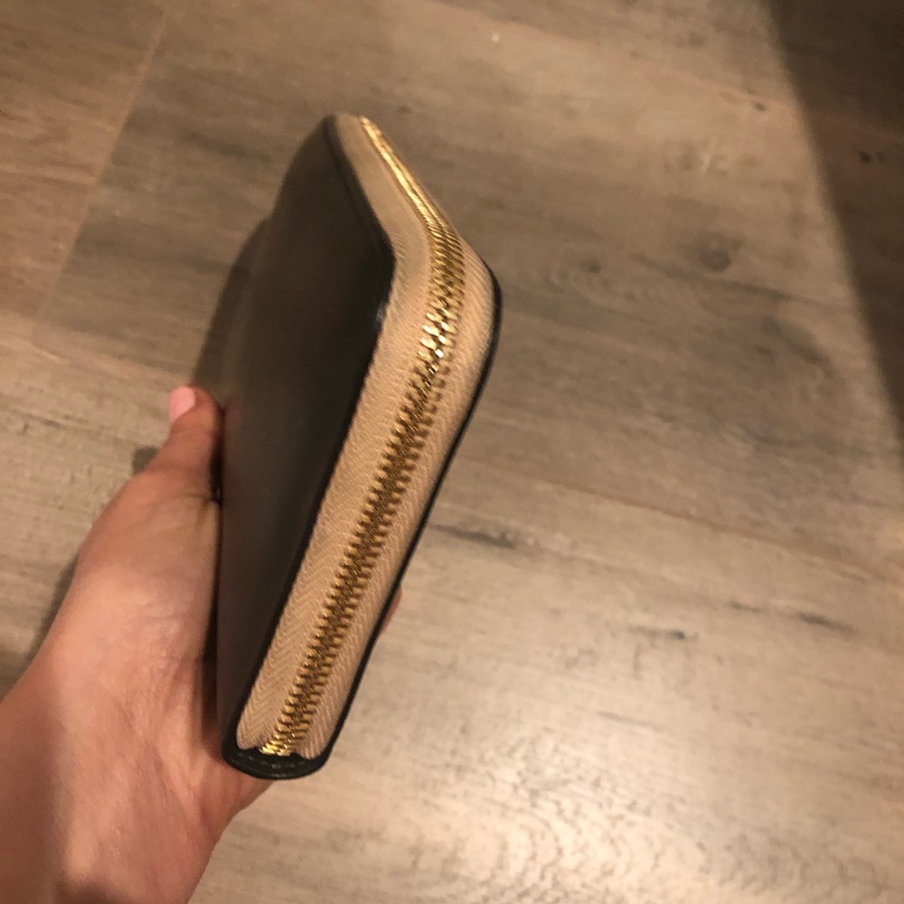 Chloe Women’s long wallet in black and tan - Picture 3 of 6